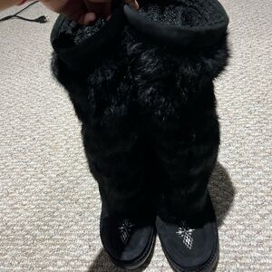 Manitoba Mukluks Black Fur Women's Boots